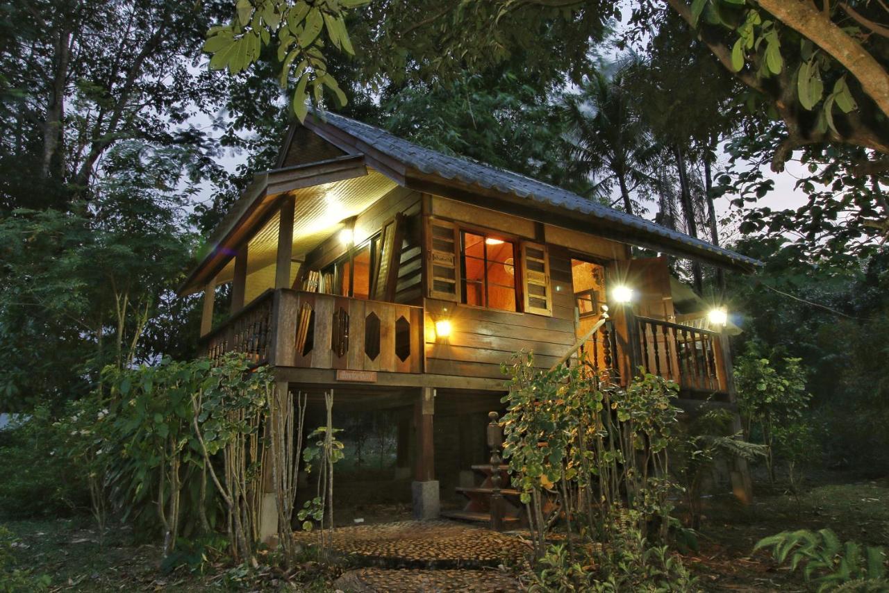 Mon Saeng Jun Homestay Ban Na Meng Exterior photo