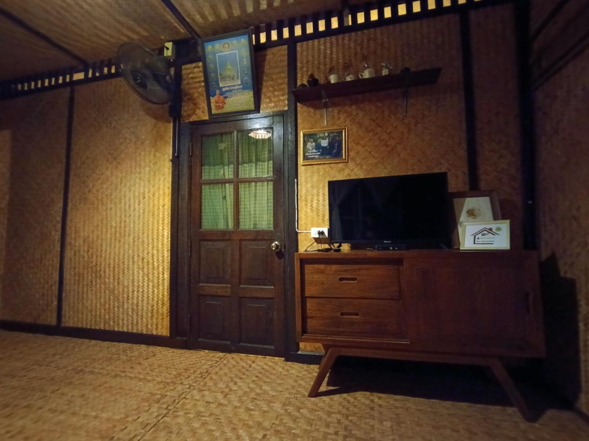 Mon Saeng Jun Homestay Ban Na Meng Exterior photo